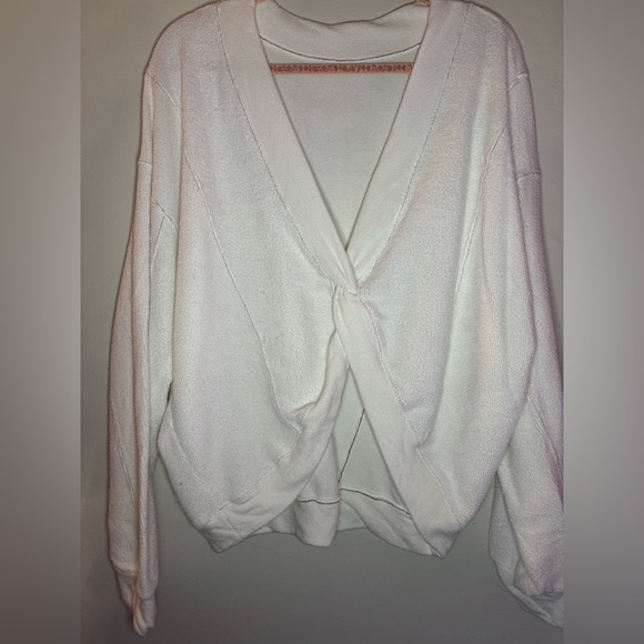 BUCKETLIST Oversized Twist Cozy Sweater - Picture 1 of 7